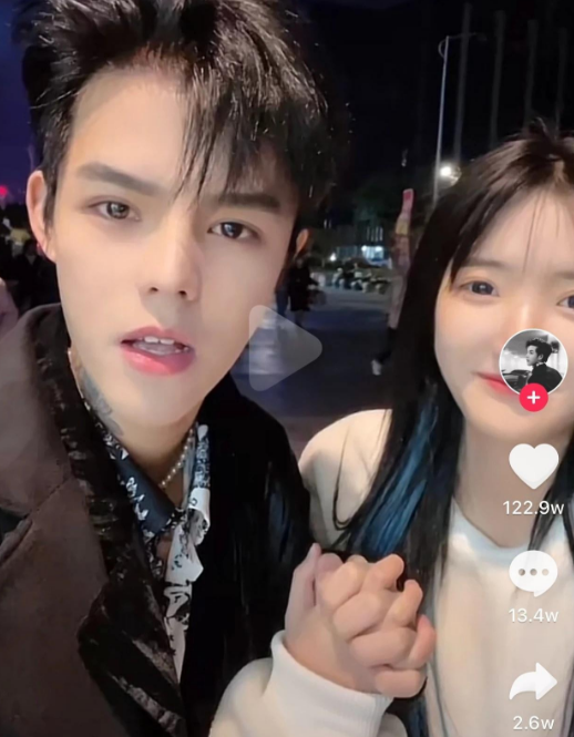 殷世航小号粉丝太多调侃自己是男明星网友没有镜子总有尿吧