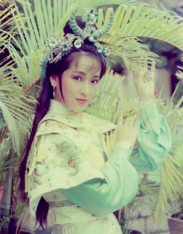 挥别黄日华被两个男人背叛57岁港风女神龚慈恩儿女颜值都高