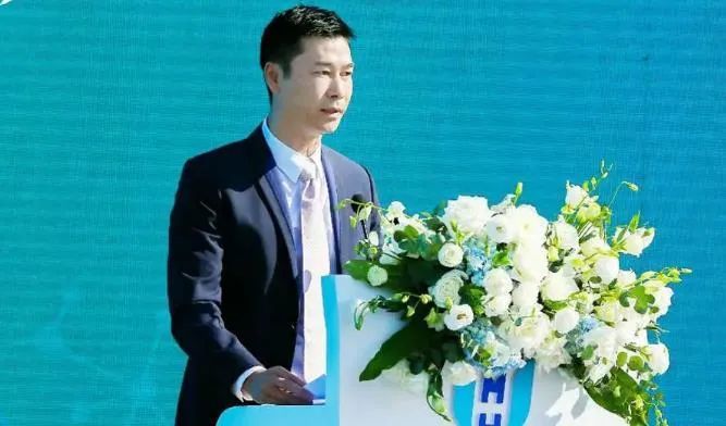 盈峰集团董事长,总裁何剑锋何享健的独子何剑锋,现为盈峰集团董事长