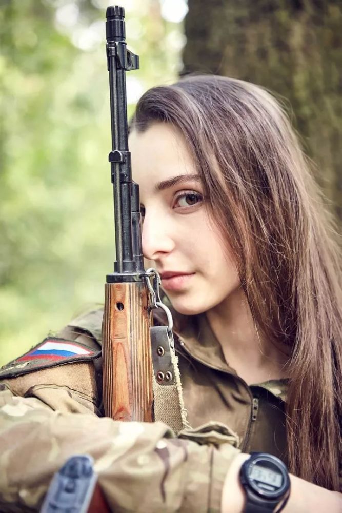 而elena deligioz就完全不同.