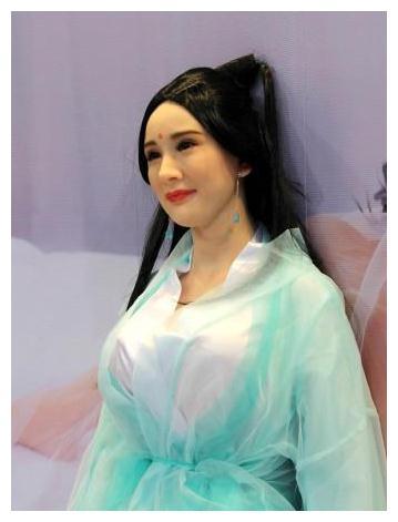 杨幂乳胶娃娃在日本卖17000元销量惊人看到实物后却愣了