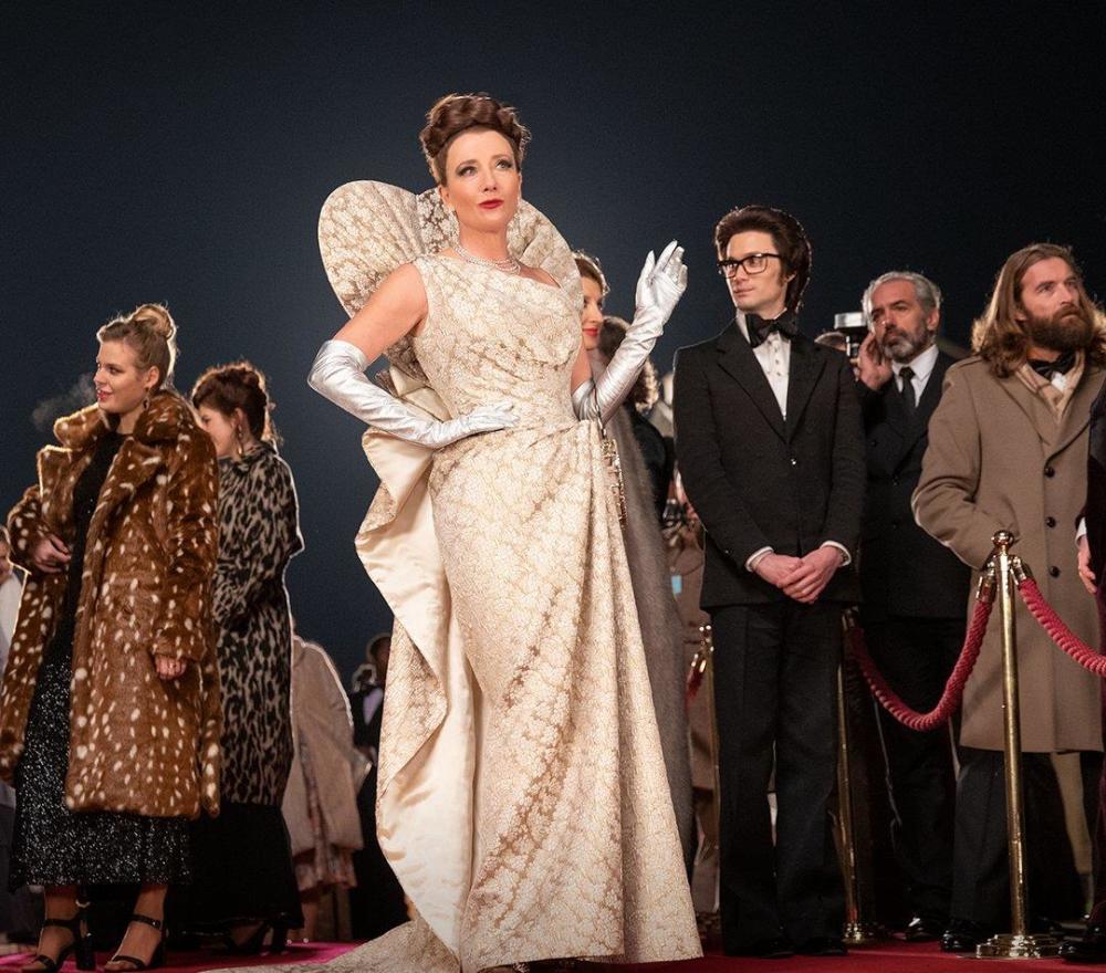 石头姐产后复出的首部作品,让两位影后做配,贡献人生第一个反派