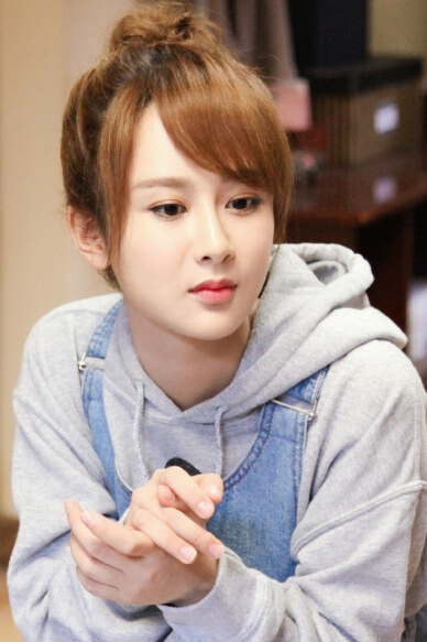 重温经典《欢乐颂》邱莹莹:每个平凡的女孩,都值得世上最好的爱