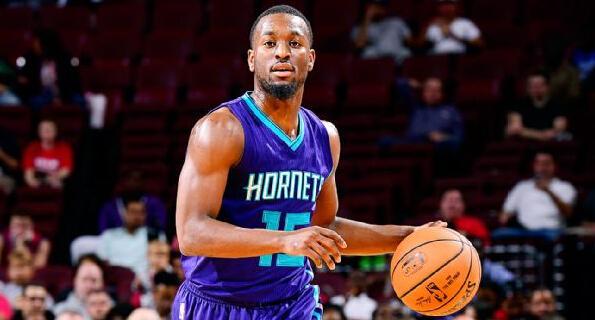 肯巴沃克这位大学有着辉煌历史的大明星身上独有的品质值得每个人学习