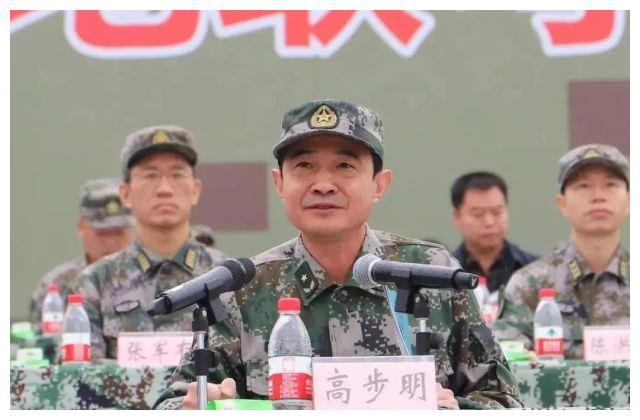 高步明出生于1964年1月,今年57岁,江苏高邮人,曾任武警南京市支队政委