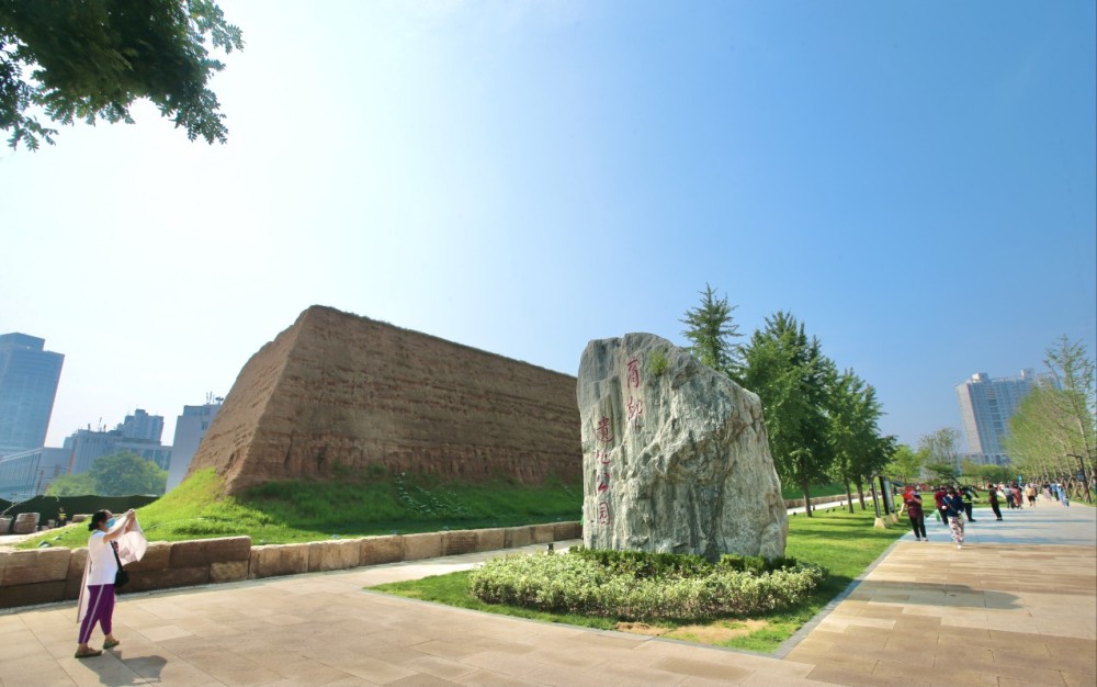 郑州市管城区委书记虎强介绍,商都国家考古遗址公园,依托全国重点文物