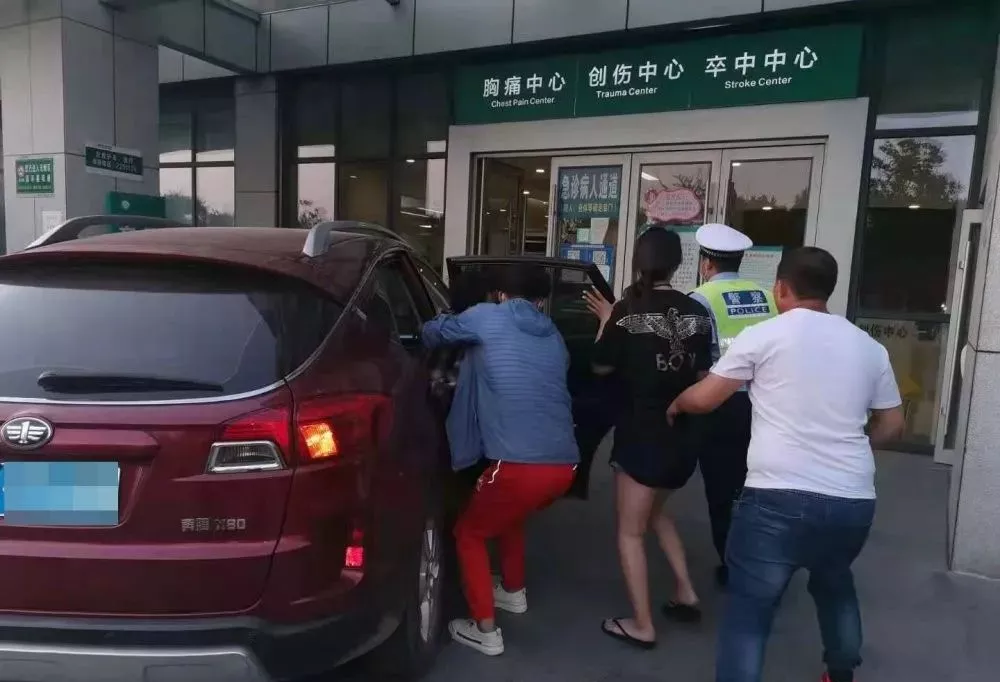 一声求助 警察来了 腾讯新闻