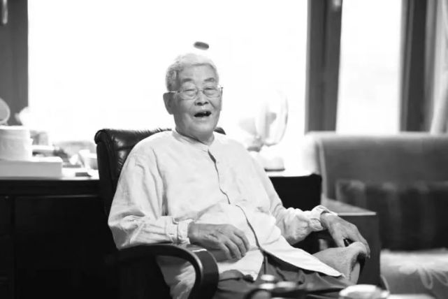 怀念｜曾经的地下党、原天津市长黄敬秘书去世！临终前仍在做一件事_腾讯新闻