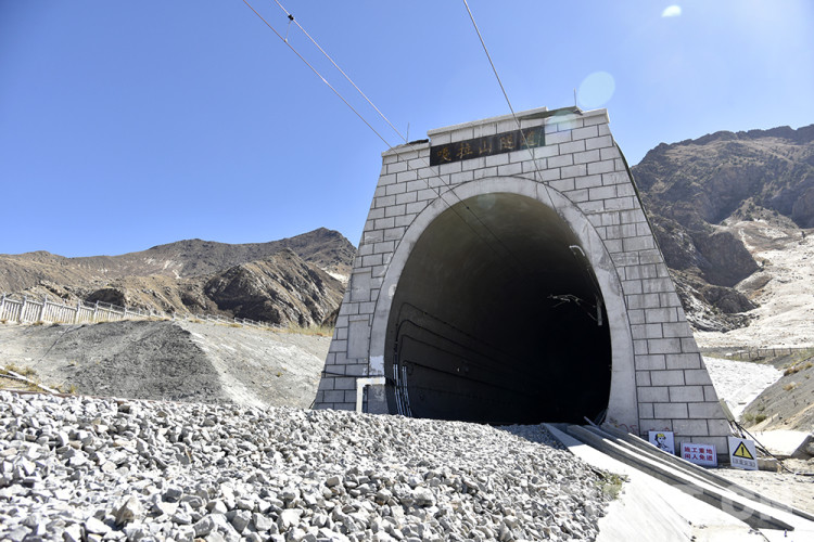 拉林铁路听他们说