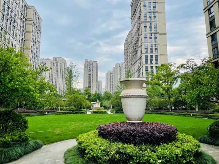 杭州一小区加装电梯空调,秒杀众多高端盘!羡慕吗