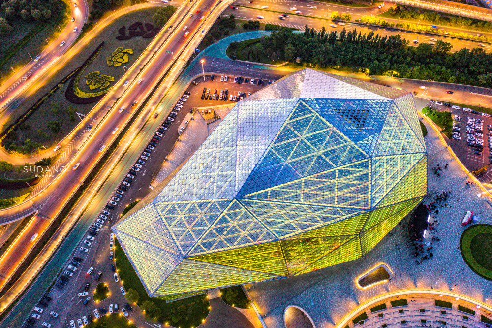 东北唯一的新一线城市沈阳这座城太美了盛京大剧院真惊艳