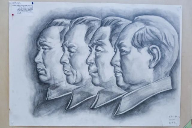 左右滑动查看更多本次展览共展出学生作品两百余幅,包括水粉画,素描画