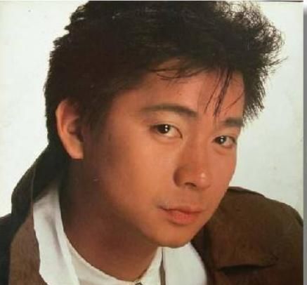 当年他是香港的最火的男歌手之一 却因说错话让自己事业一落千丈 腾讯新闻