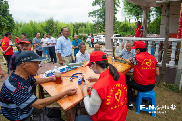 闽侯大湖乡开展 "七一"党员志愿活动