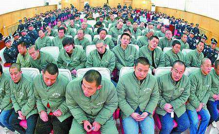 开装甲车上街,枪支38支,保护伞仅是副处级|唐山|杨树宽|保护伞|河北