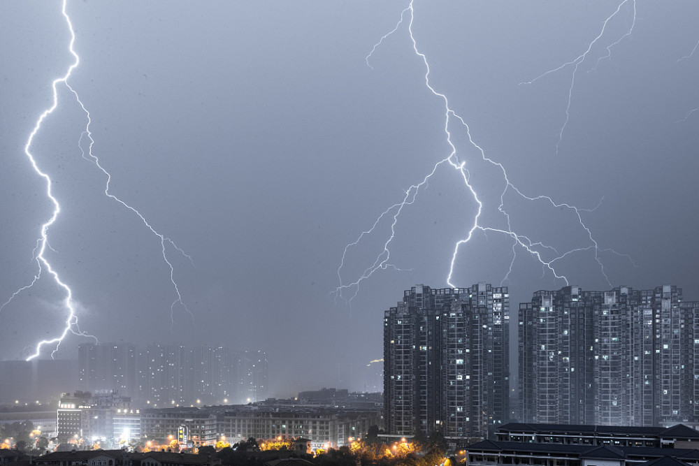 特大暴雨明日再袭河南焦作新乡郑州开封将现强对流天气