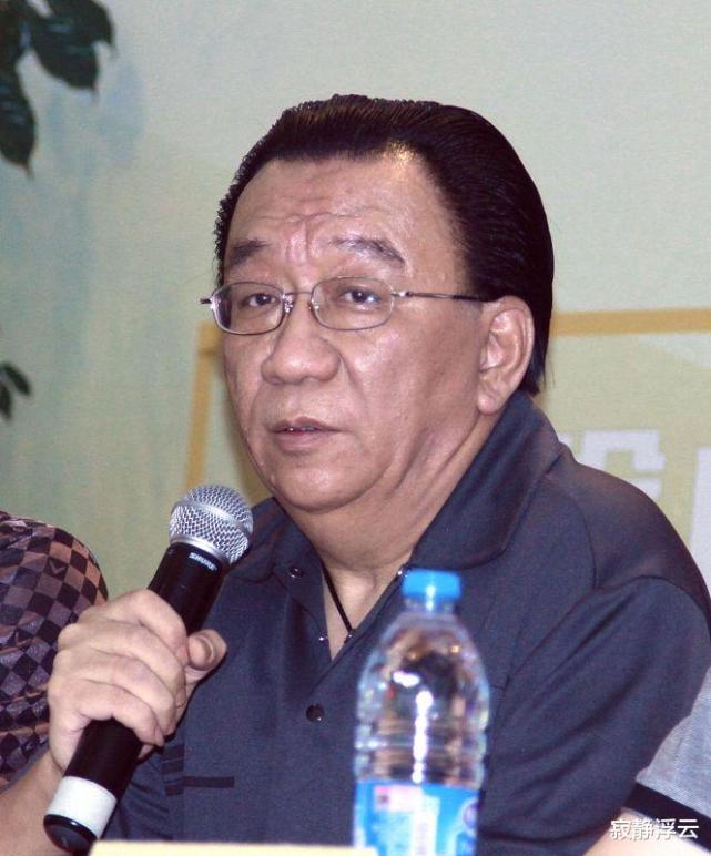 于是有人猜测,我们可能都误会了侯耀华,侯耀文的去世,他的子女是第一