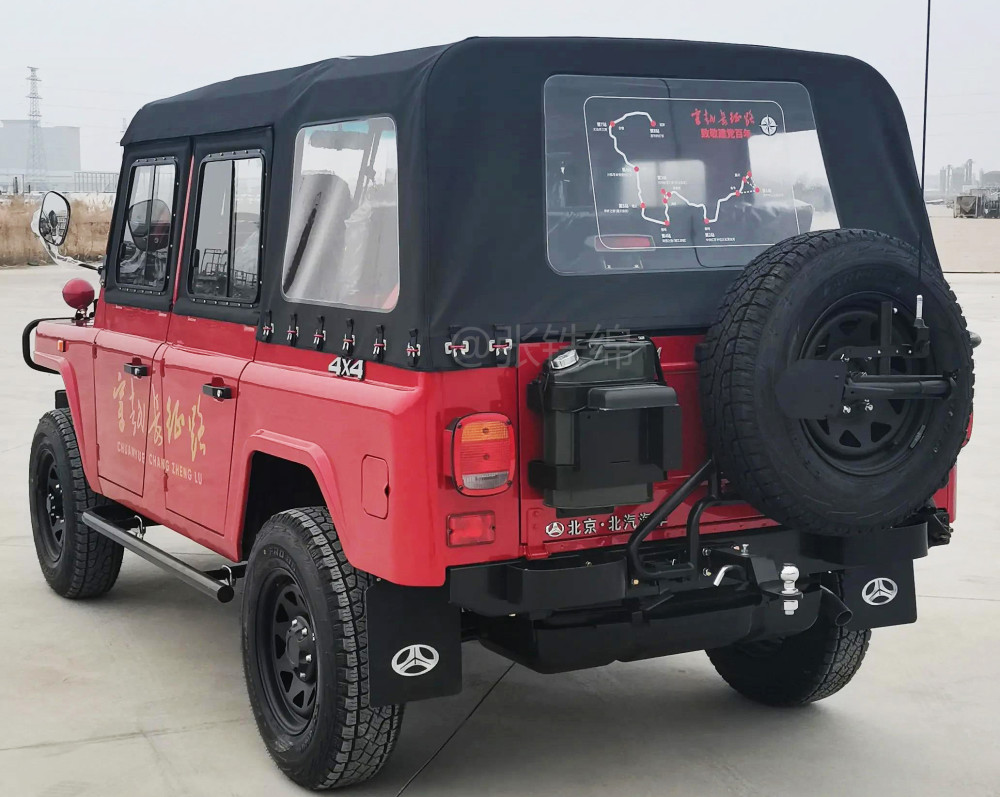 北京212致敬版实车,三角门新底盘,带转速表,搭载1.5t动力_腾讯新闻