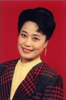 九届邓沐伟先生,第十届李经文老师,十五届,二十二届王平先生二度摘梅