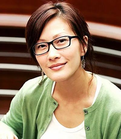 过气港星落难记 陈慧珊读博当英语老师 谢霆锋前女友当售货员 全网搜