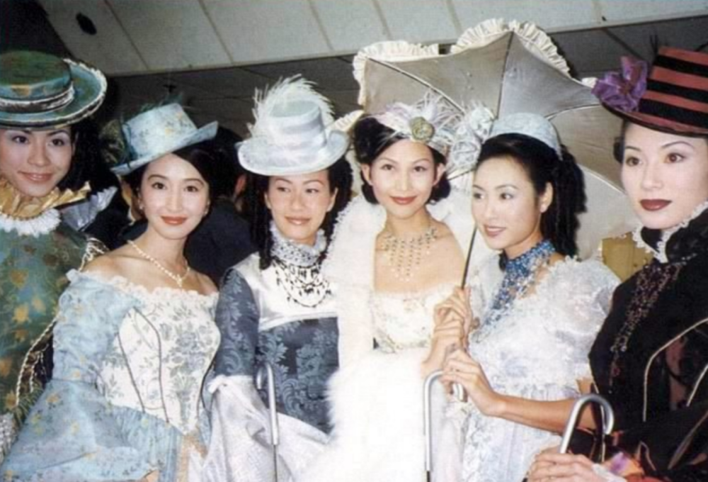 过气港星落难记 陈慧珊读博当英语老师 谢霆锋前女友当售货员 全网搜