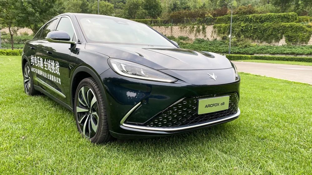豪华与智能并存 试驾arcfox极狐阿尔法s 603h版