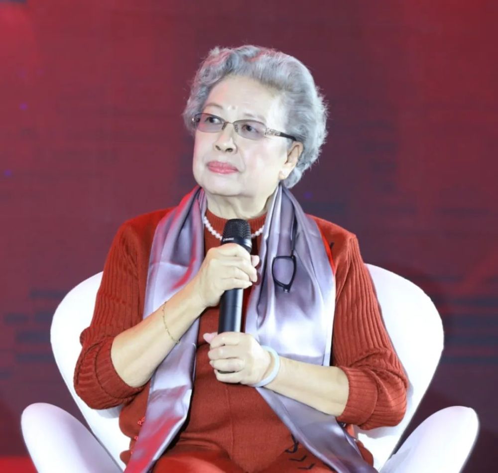 她官至副部级却让儿子务农孙子想农转非被拒现在在做保安