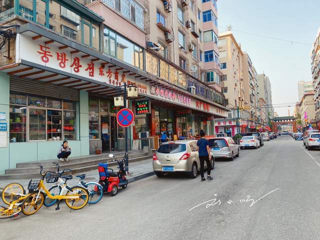 辽宁丹东有一条"高丽街",距离火车站很近,游客感觉像到了韩国