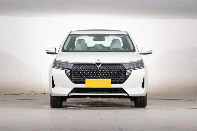 启辰d602021款16lxecvt畅行版油耗偏低售价为1408万元