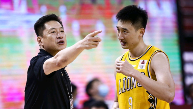 曝李京龙新赛季加盟广州成定局目前已跟队训练一个月