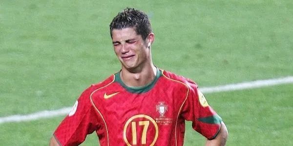 那时年轻的c罗哭得很伤心意大利被人联手做掉欧洲杯记忆