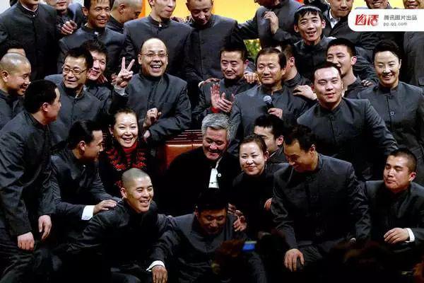 一个定胜糕让我们看到赵本山的徒弟人品有多硬!涵养真装不出来!
