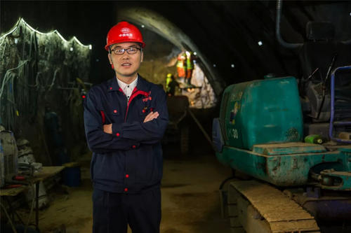 理想照耀中国第六集:6年建成的173米的胡麻岭隧道,到底难在哪里_腾讯
