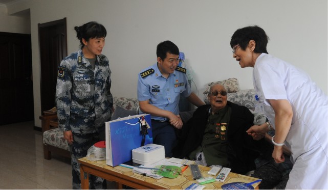空軍總醫院黃牛跑腿掛號聯系方式；先掛號后進京的簡單介紹