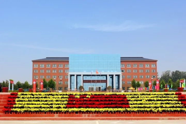 学校概况郑州时代科技中等专业学校是郑州