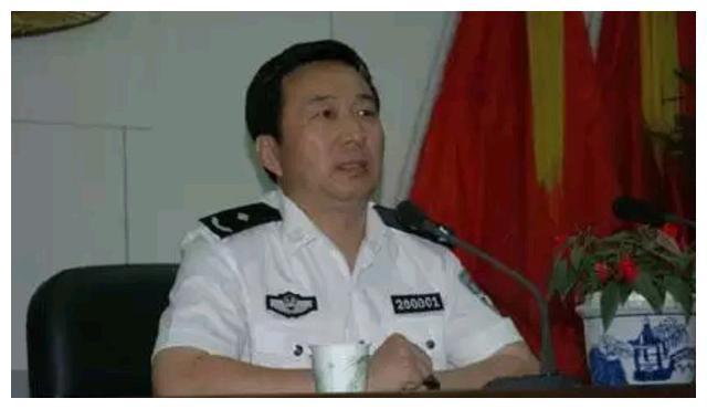 刘志军落马后,王广训从西安调到北京,接替铁道部公安局局长姜战林的