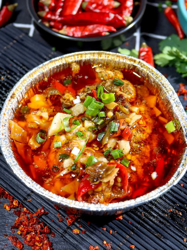 群科幻作家在成都聚会,哪怕是酒店晚宴,也要点上几十份烤脑花外卖上桌