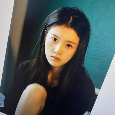 INS 超有故事的女生头像