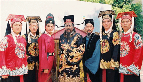 他是包拯的儿子,5岁当官,8岁晋级,一生清廉,死时身上仅有46文