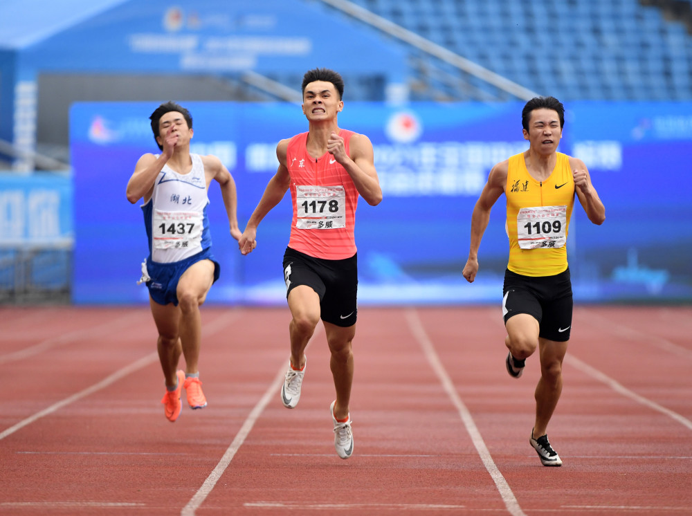 体育田径全国锦标赛严海滨获男子200米冠军