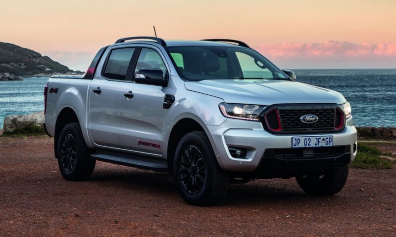 试驾全新福特游侠雷霆版:带车尾卷帘的高档皮卡