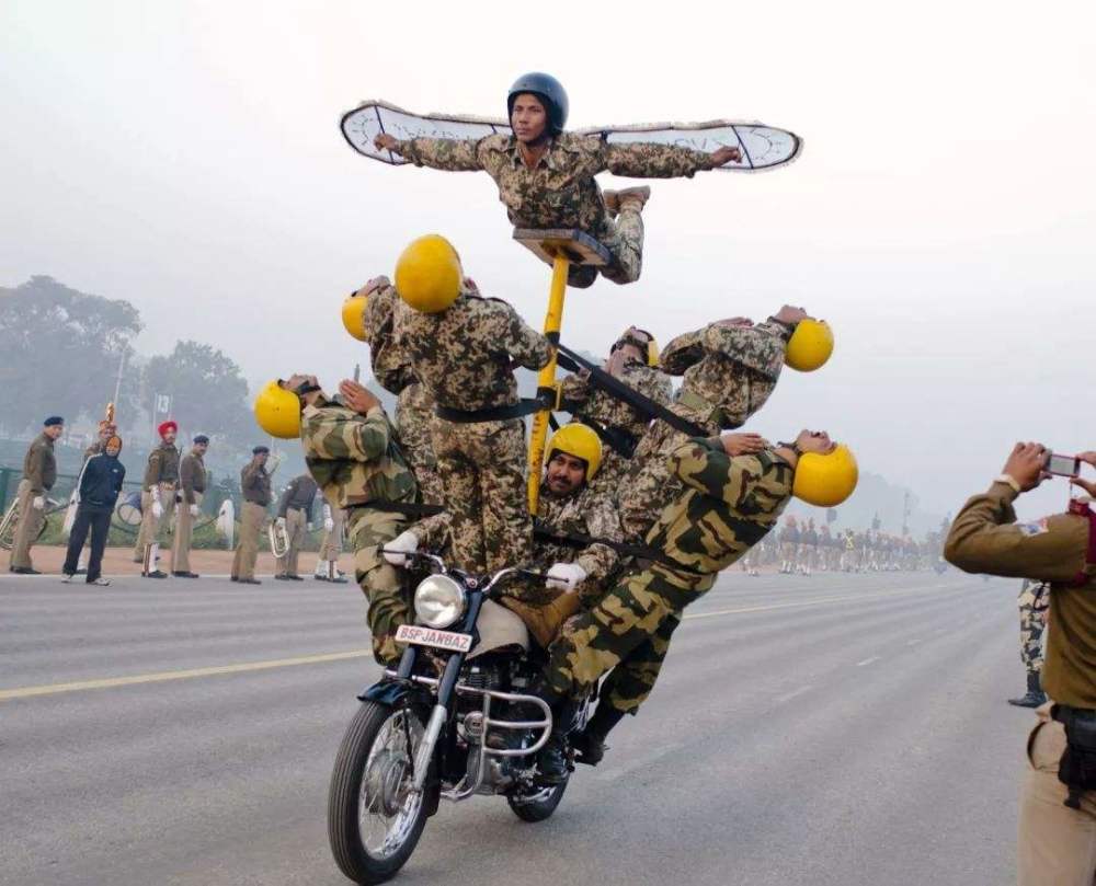 印度摩托车阅兵图片