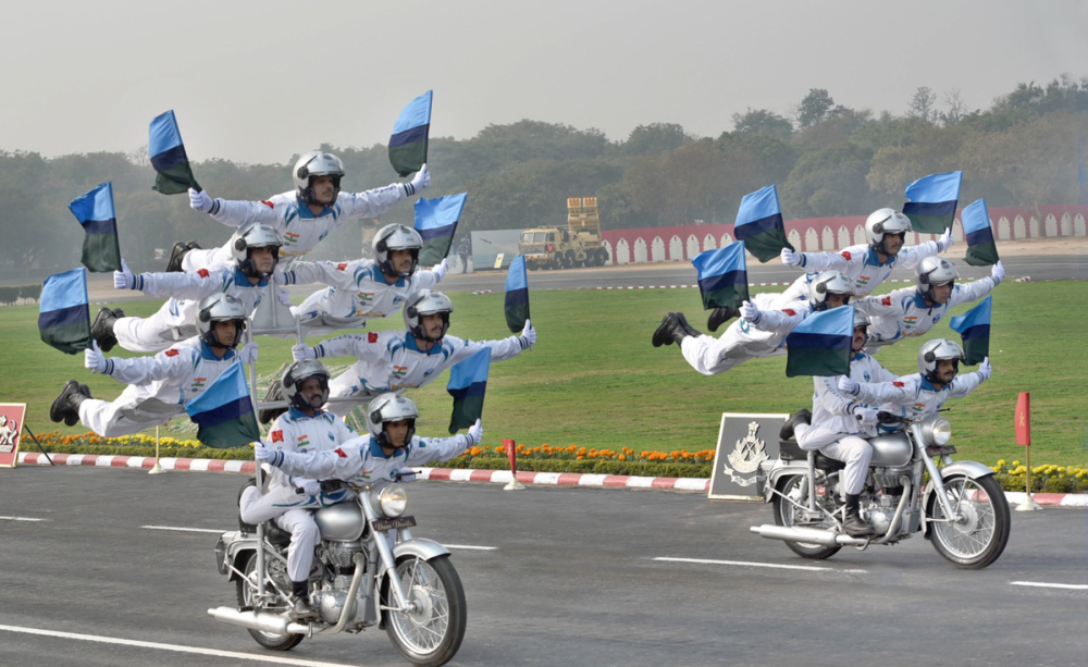 魔鬼突击队的前世今生一支在印度阅兵表演摩托车杂技的特殊军队