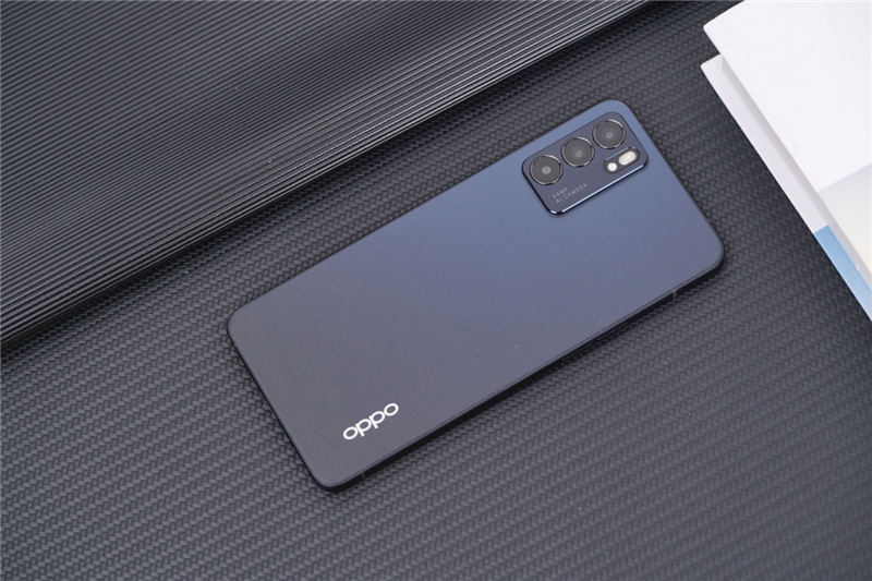 值得一提的是,oppo reno6和reno6 pro一样,都是oppo人像视频,自拍等