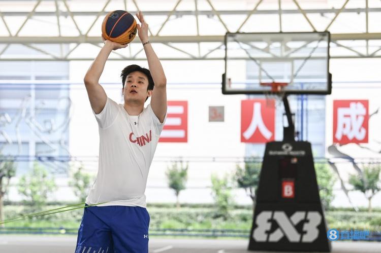 直播吧 媒体人：丁彦雨航确认将离开中国三人篮球国家集训队