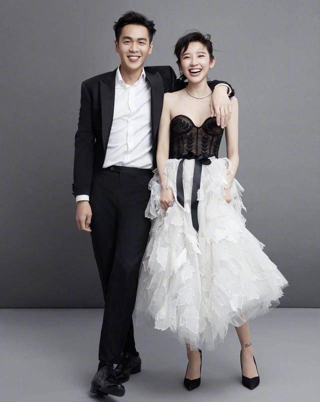 张若昀唐艺昕低调秀恩爱美食加红酒庆祝结婚2周年小公主仍旧未出镜