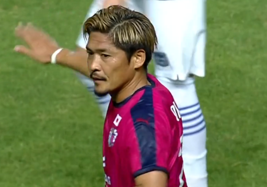 亚冠 亚冠2-1！2分钟2球逆转，日本球队取6连胜，中超霸主下轮迎生死战