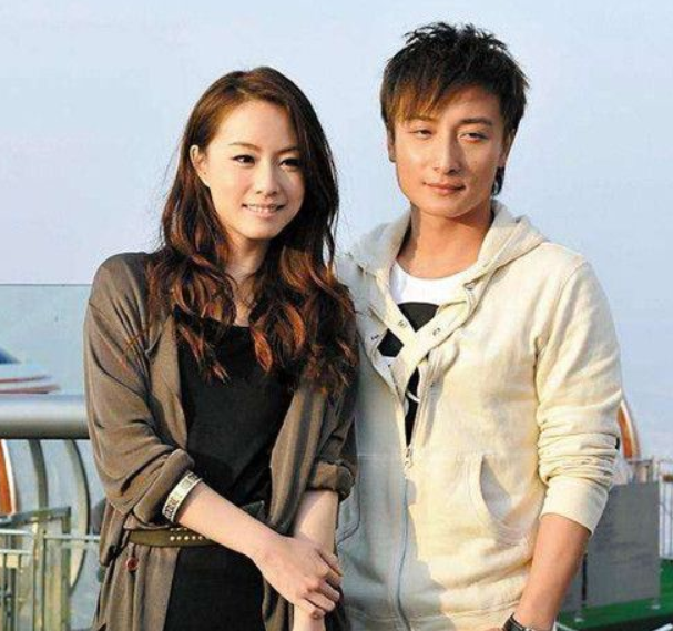 邓丽欣与小5岁王子3年情断两人因疫情一年多没见面曾谈婚论嫁