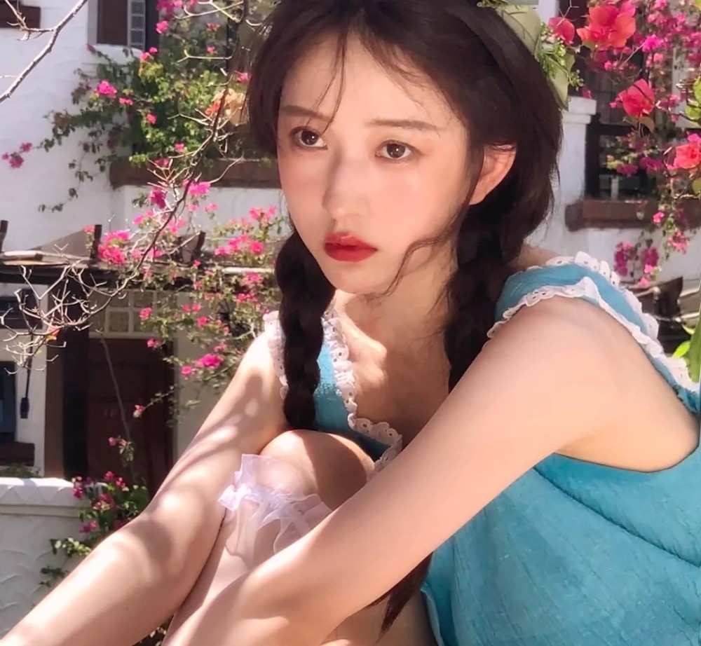 ins港风复古女生头像