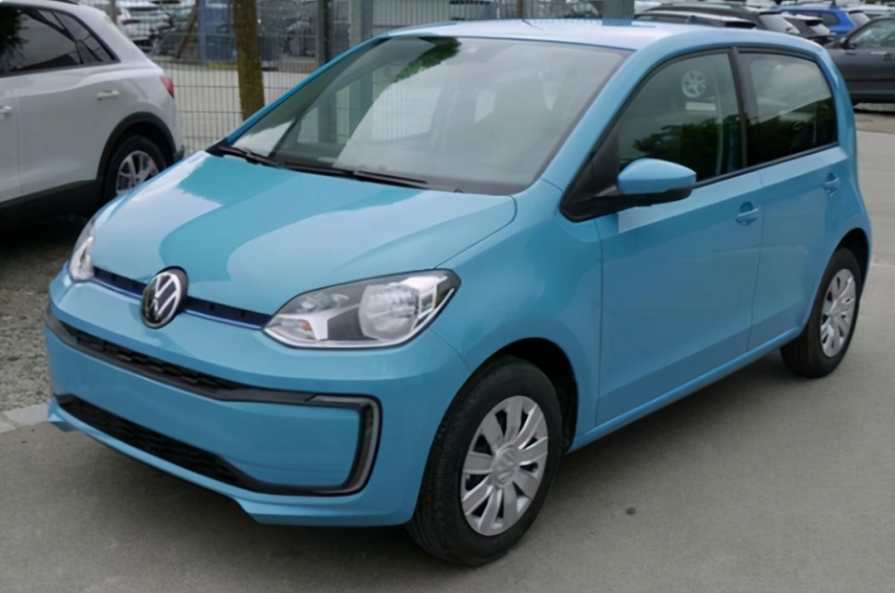 大众也出小型车了看到实车后众网友吐槽白送都不想要